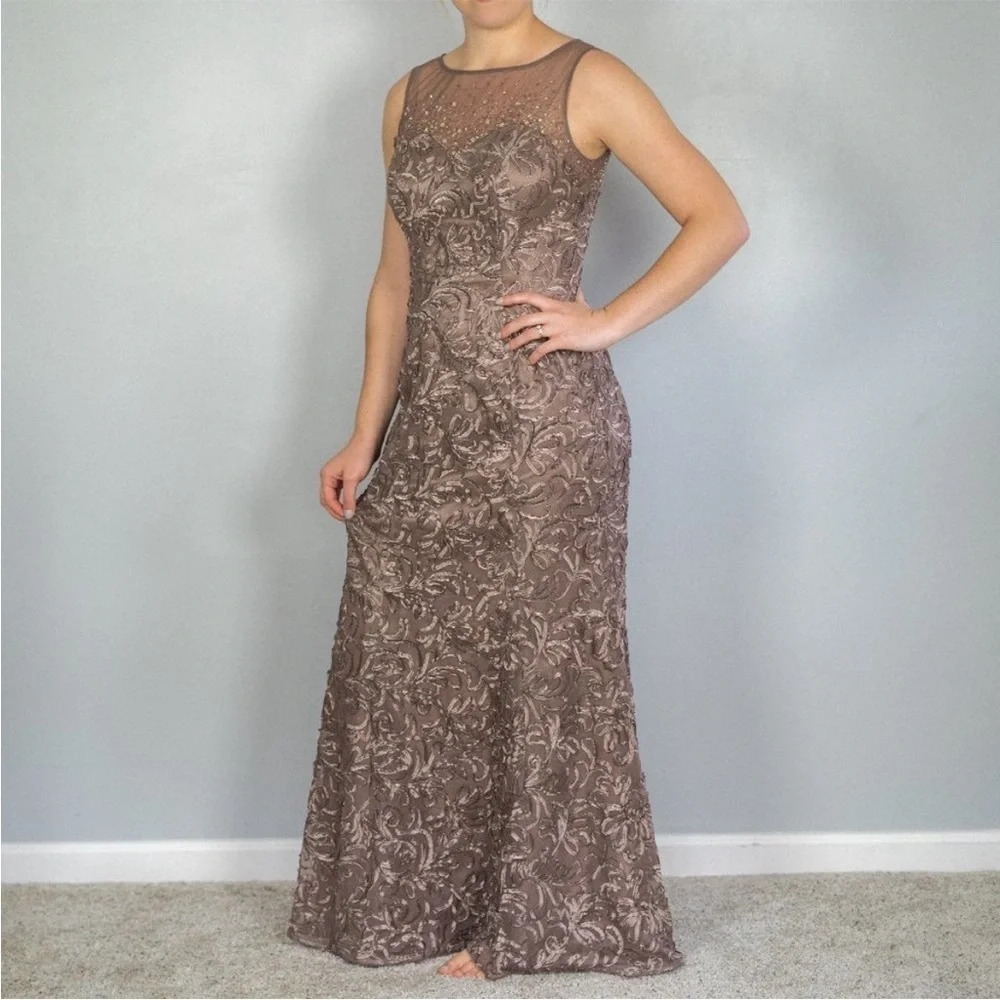 Chic Sleeveless Floral Lace Maxi Dress